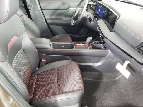 New 2026 Nissan Kicks SR w/ Cold Weather Package image 13