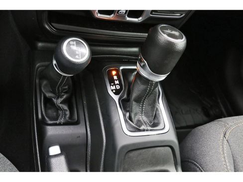 Used 2024 Jeep Wrangler Sport S image 26