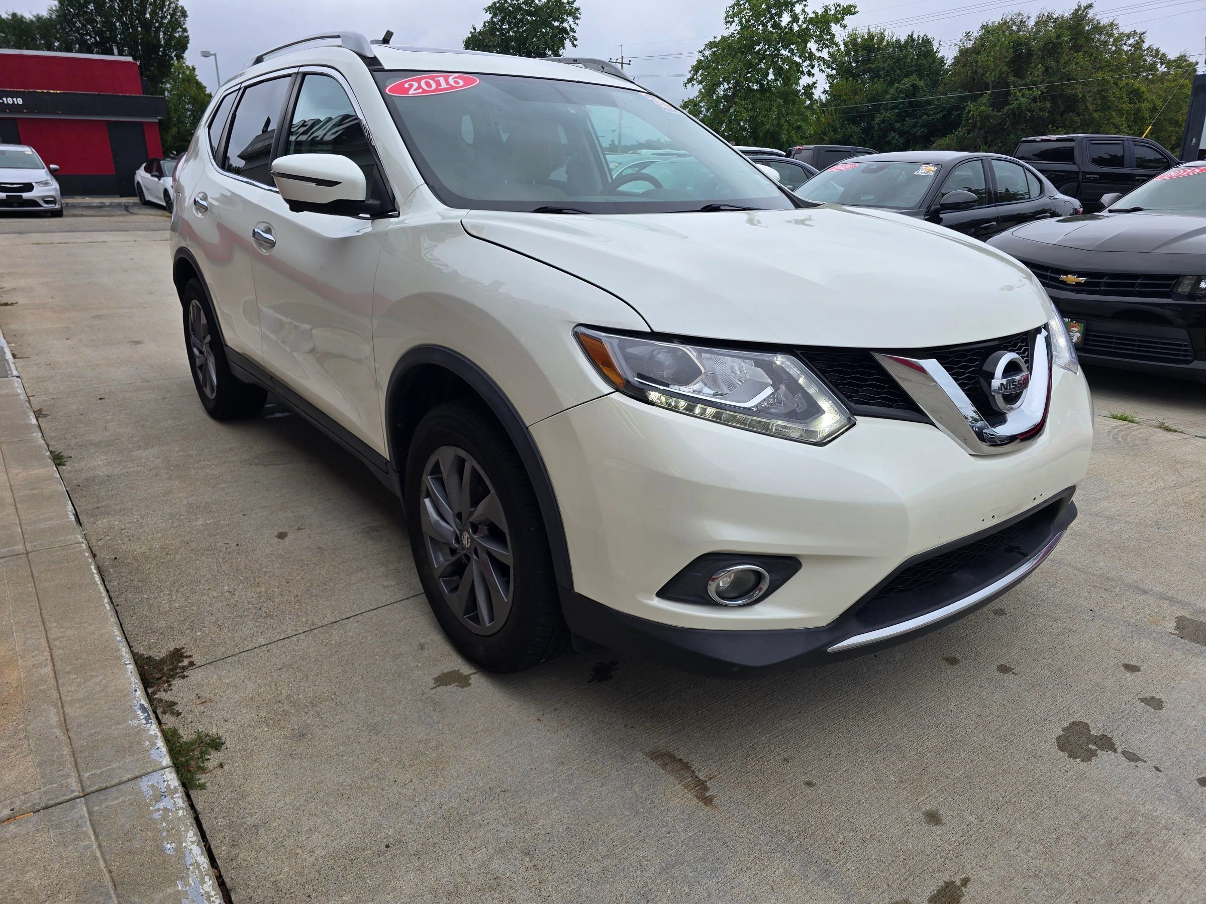 Used 2016 Nissan Rogue SL w/ SL Premium Package AWD/4WD image 7