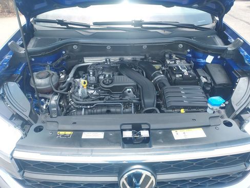 Used 2023 Volkswagen Taos SE AWD/4WD image 33