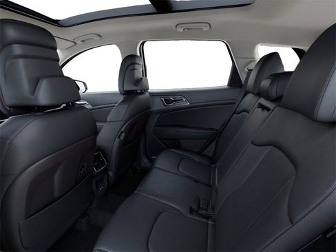 New 2026 Kia Sportage EX image 18