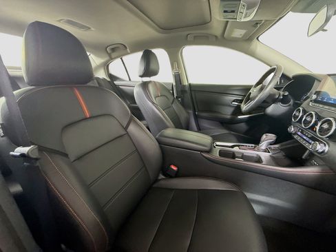 Used 2024 Nissan Sentra SR w/ SR Premium Package image 29