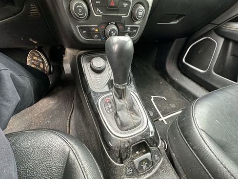 Used 2018 Jeep Compass Limited w/ Navigation Group image 25