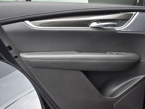 Used 2023 Cadillac XT6 Sport w/ Technology Package image 25