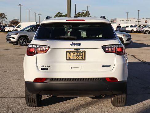 New 2026 Jeep Compass Latitude image 6