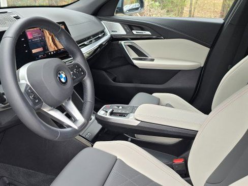 Certified 2025 BMW X2 xDrive28i w/ Convenience Package image 12