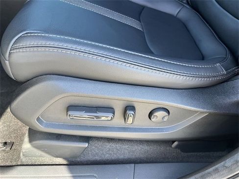 Used 2025 Honda Pilot Touring image 14