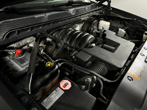 Used 2018 Chevrolet Silverado 1500 LT AWD/4WD image 10