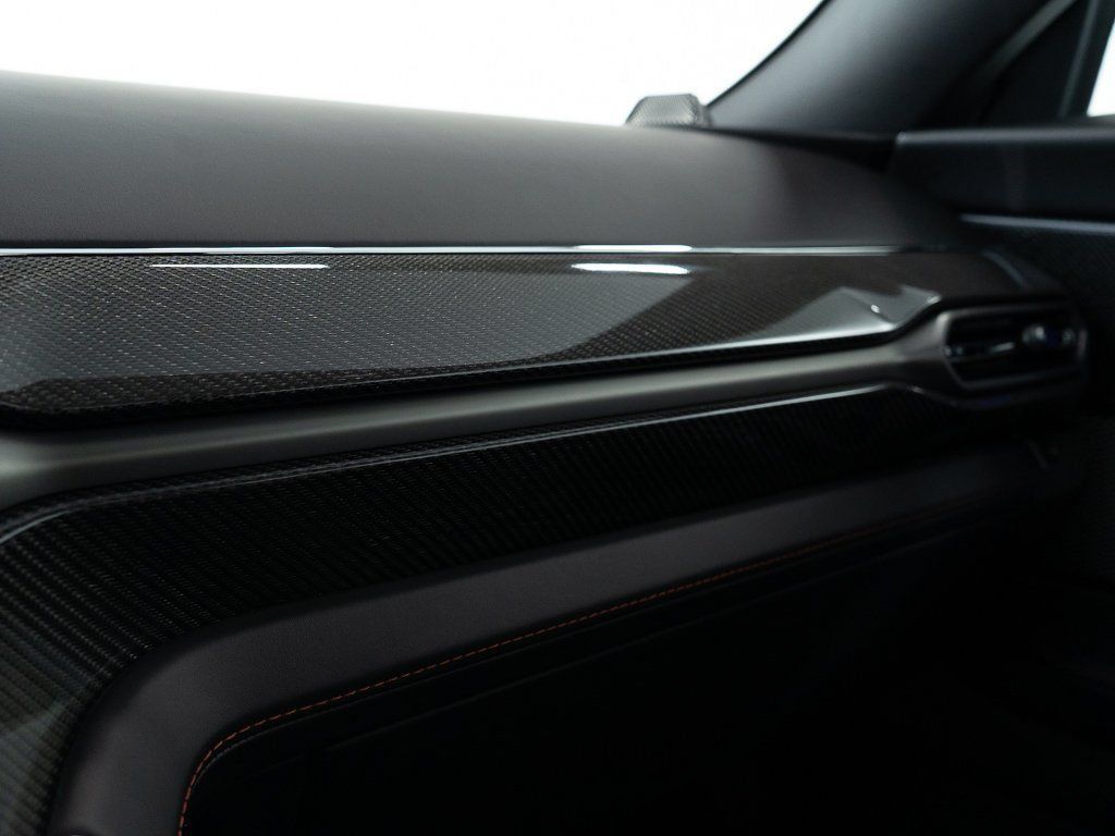 Used 2025 Aston Martin Vanquish RWD image 33
