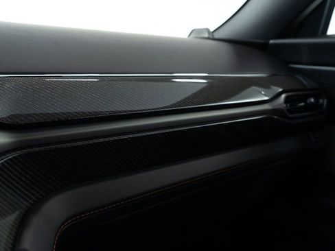 Used 2025 Aston Martin Vanquish RWD image 33