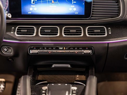 Used 2025 Mercedes-Benz GLS 450 4MATIC image 40