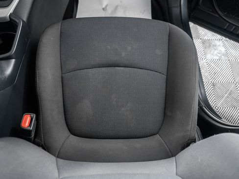 Used 2020 Toyota RAV4 LE image 28