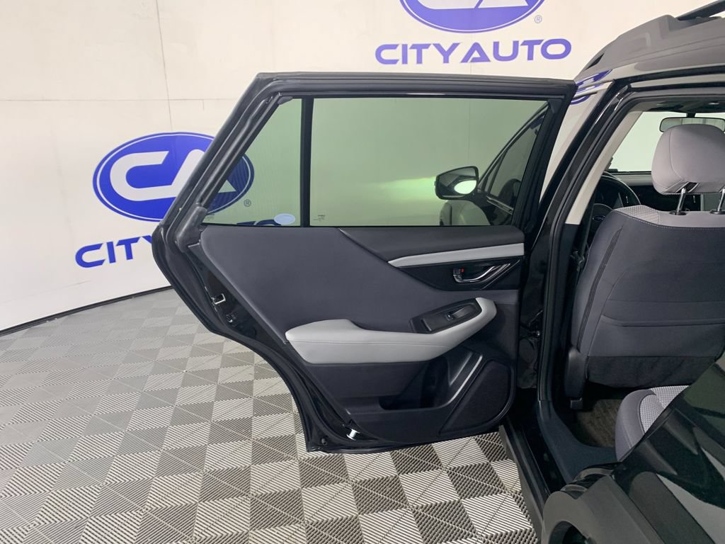 Used 2023 Subaru Outback Premium AWD/4WD image 29