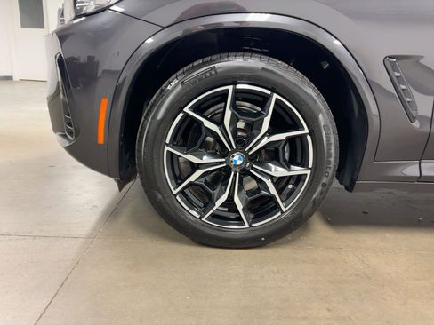 Used 2025 BMW X4 xDrive30i image 11