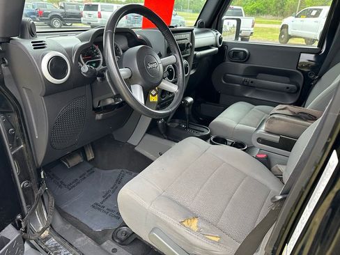 Used 2008 Jeep Wrangler Unlimited Sahara w/ Trailer Tow Group AWD/4WD image 10