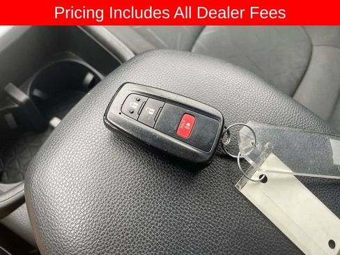 Used 2024 Toyota RAV4 XLE AWD/4WD image 34