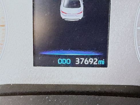 Used 2024 Toyota Corolla LE image 16