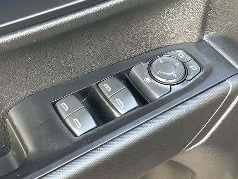 Used 2020 Chevrolet Silverado 1500 Custom w/ Custom Value Package RWD image 18