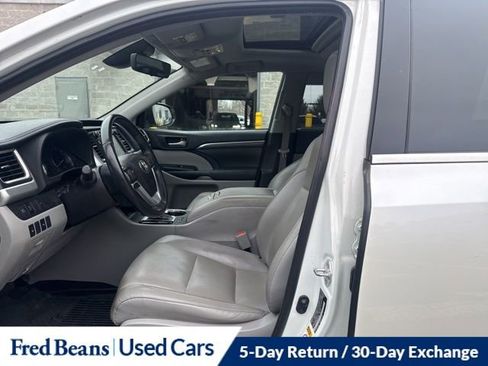 Used 2019 Toyota Highlander Limited image 19