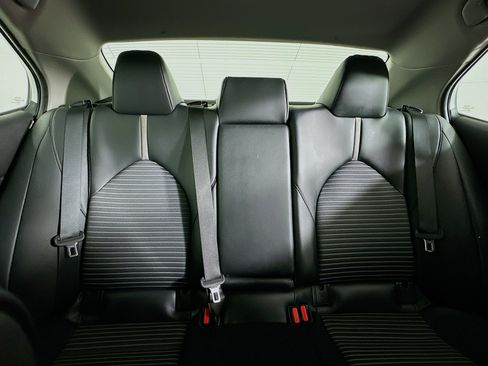 Used 2021 Toyota Camry SE image 29