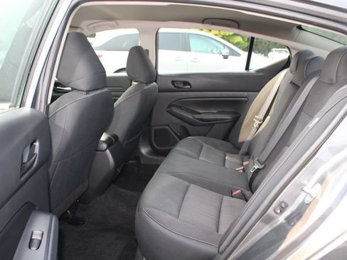 Used 2024 Nissan Altima 2.5 SV FWD image 14