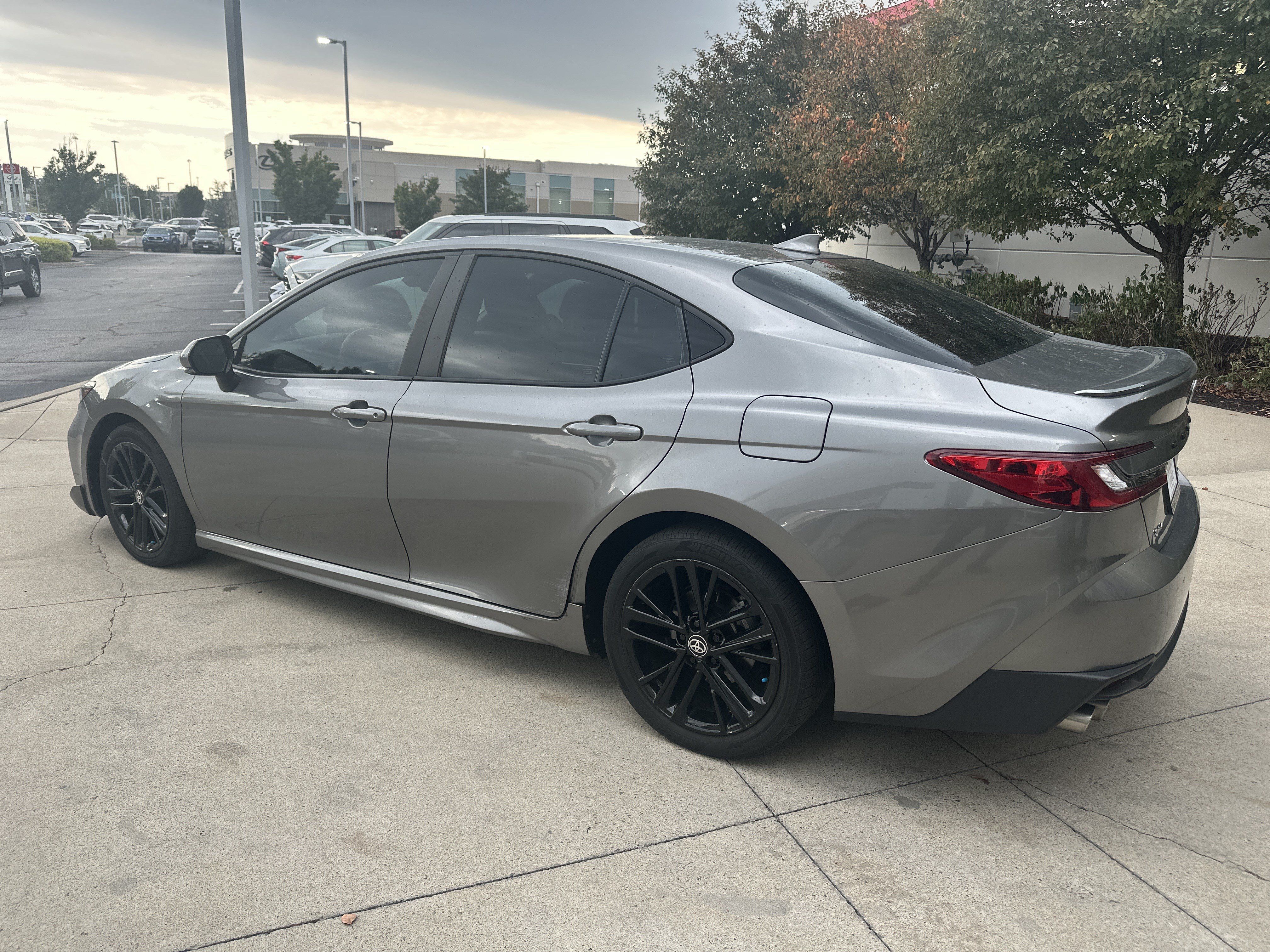 Used 2025 Toyota Camry SE w/ Convenience Package FWD image 7