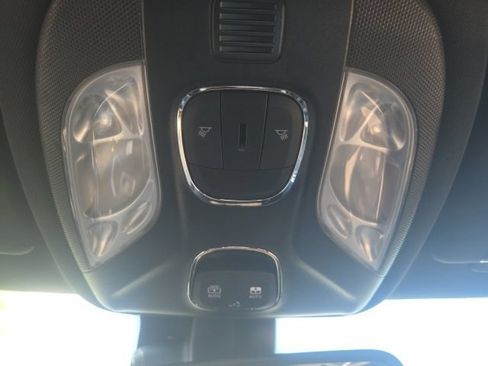 Used 2025 Jeep Compass Limited w/ Sun & Sound Group AWD/4WD image 33
