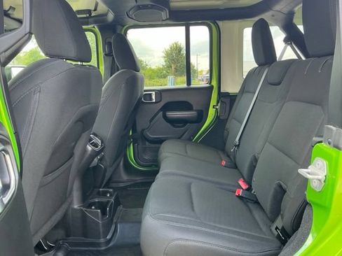 Used 2018 Jeep Wrangler Unlimited Sport S AWD/4WD image 32