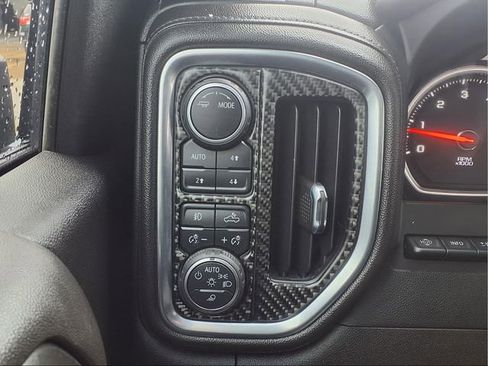 Used 2022 Chevrolet Silverado 2500 LTZ w/ LTZ Convenience Package image 18