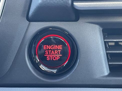 New 2025 Honda Pilot Touring image 36