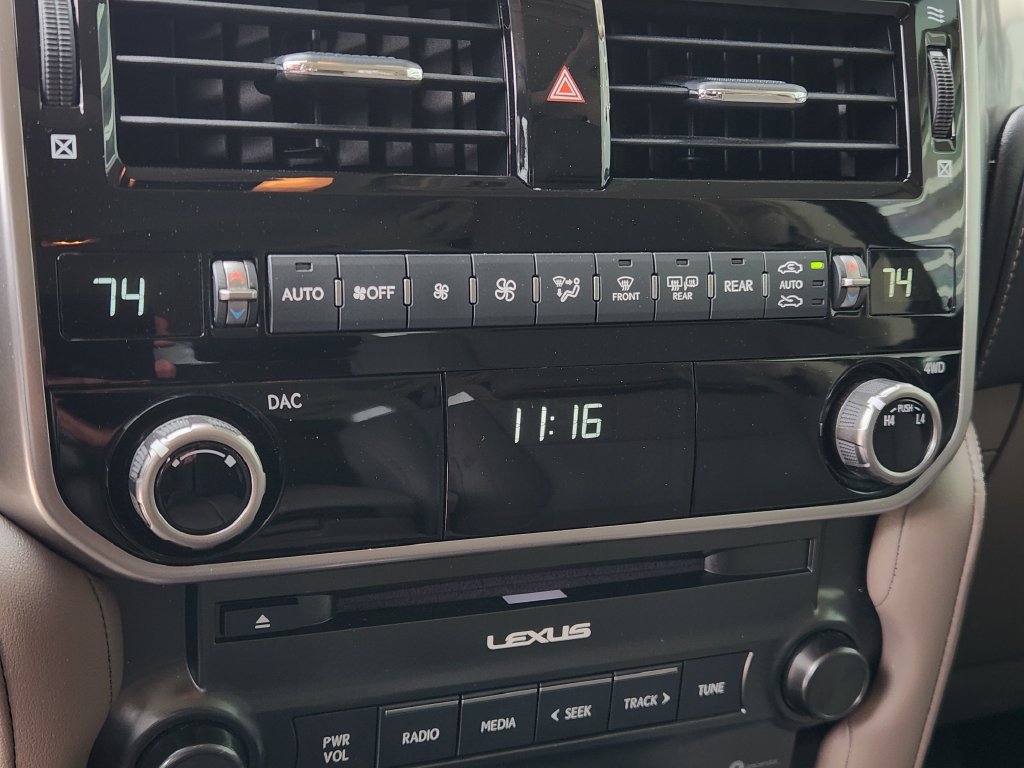 Used 2022 Lexus GX 460 Premium w/ Premium Package AWD/4WD image 18
