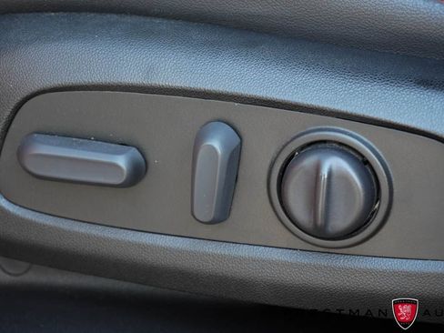 Used 2023 Chevrolet Traverse RS FWD image 28