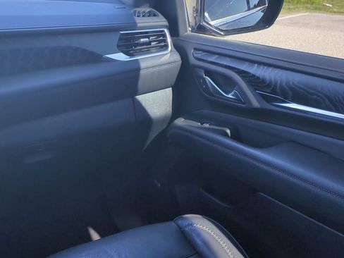 Used 2023 GMC Yukon XL Denali image 21