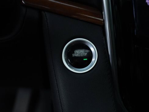 Used 2019 Cadillac Escalade ESV Luxury RWD image 36