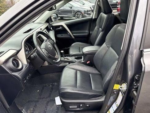 Used 2015 Toyota RAV4 Limited w/ Technology Package image 14