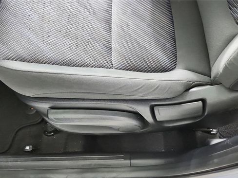Used 2025 Kia Seltos LX AWD/4WD image 18