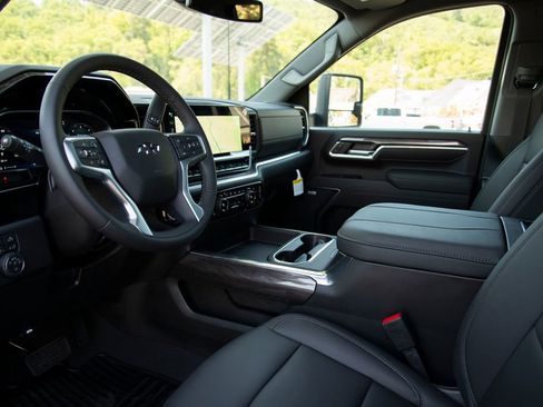 New 2026 Chevrolet Silverado 3500 LTZ w/ LTZ Plus Package AWD/4WD image 12