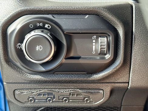 Used 2025 Jeep Wrangler Sport image 46