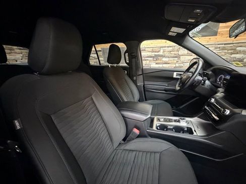 Used 2020 Ford Explorer XLT w/ Comfort Package AWD/4WD image 15
