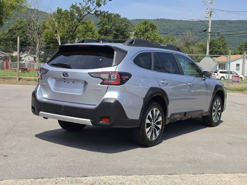 Used 2024 Subaru Outback Limited AWD/4WD image 5