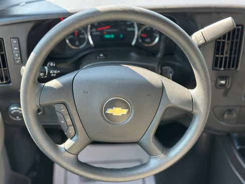 Used 2024 Chevrolet Express 3500 LT w/ LT Preferred Equipment Group RWD image 4