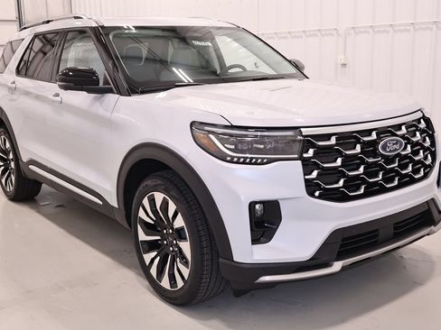 New 2026 Ford Explorer Platinum w/ LUX Leather Package AWD/4WD image 3