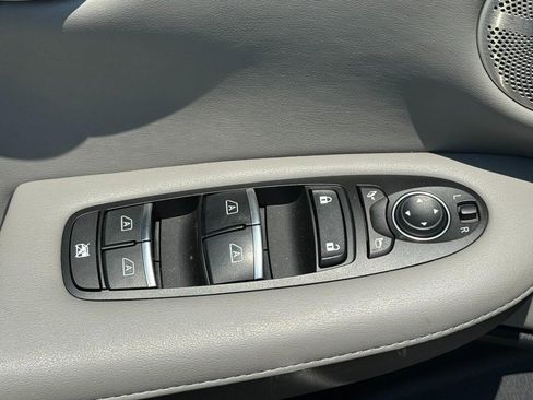 Used 2024 INFINITI QX50 Luxe image 18