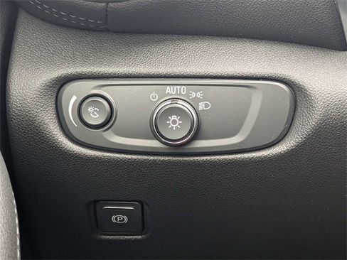 Used 2020 Chevrolet Blazer LT image 25