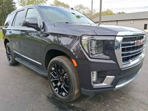 Used 2024 GMC Yukon SLT w/ SLT Premium Package AWD/4WD image 8