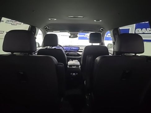 Used 2025 Buick Enclave Preferred image 23