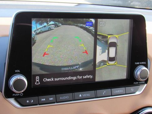 New 2025 Nissan Sentra SV w/ SV Premium Package image 17