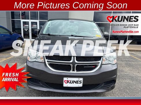 Used 2019 Dodge Grand Caravan SE w/ UConnect Hands-Free Group FWD image 4