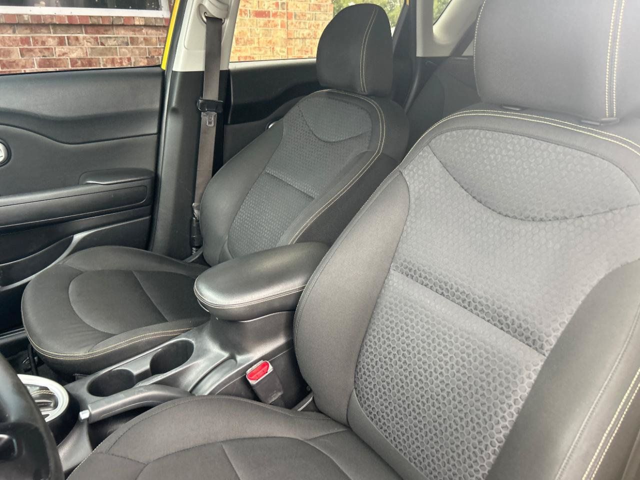 Used 2014 Kia Soul + FWD image 18