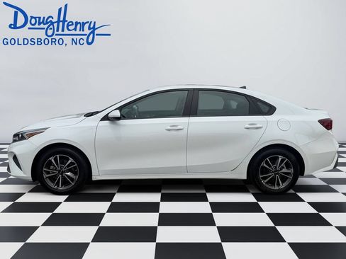 Used 2024 Kia Forte LXS FWD image 2